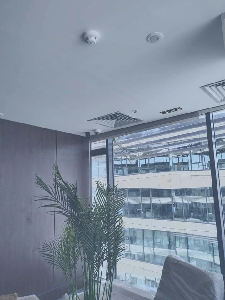 Aluminum window installation project for residential and commercial buildings, featuring durable frames, thermal insulation, and modern architectural finishes.