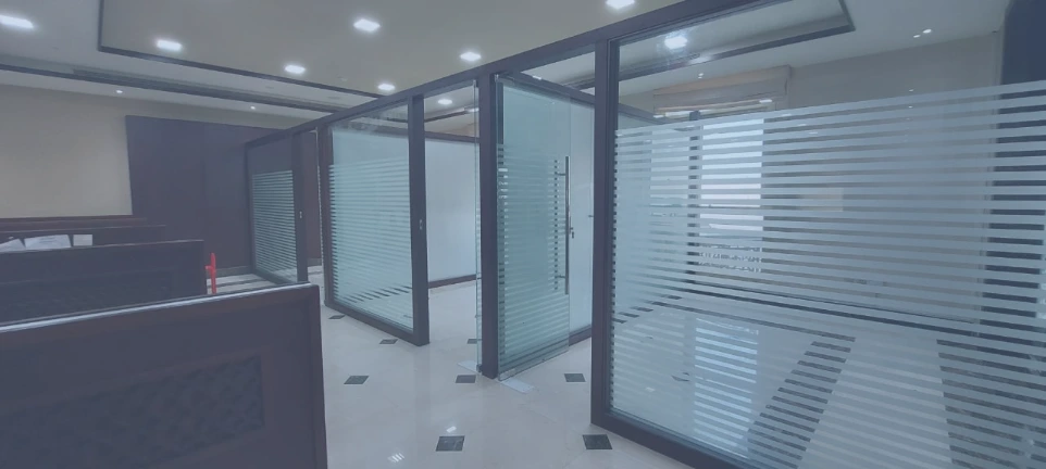 Aluminum window installation project for residential and commercial buildings, featuring durable frames, thermal insulation, and modern architectural finishes.
